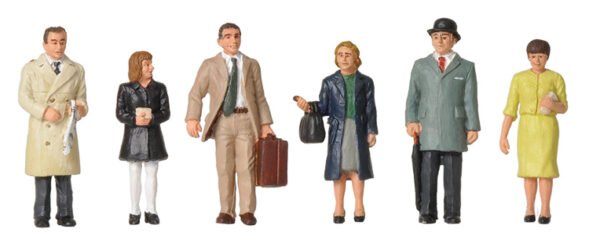 Graham Farish 379-315 1960/70s Standing Station Passengers