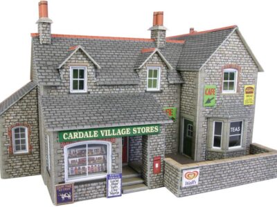 Metcalfe PO254 Village Shop & Cafe OO/HO Scale Kit
