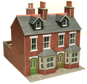 Metcalfe PO261 Terraced Houses in Red Brick OO/HO Scale Kit