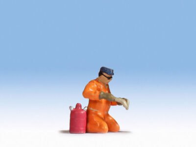 Noch 1527605 Track Worker Ewald HO scale Figure