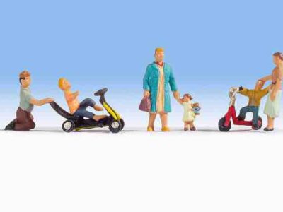 Noch 15591 Parents & Children HO scale Figures