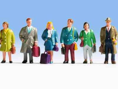 Noch 36220 Waiting Passengers N Gauge Figures