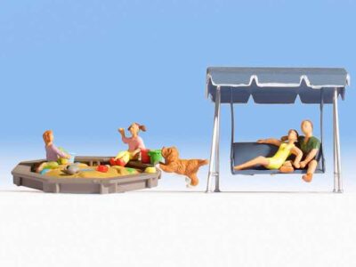 Noch 36590 Parents with Children & Accessories N Gauge Figures