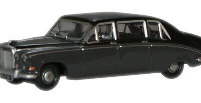 Oxford Diecast NDS003 Daimler DS420 - Black/Carlton Grey