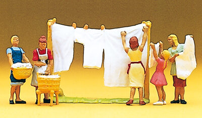 Preiser 10050 Women Hanging Washing HO Gauge Figures