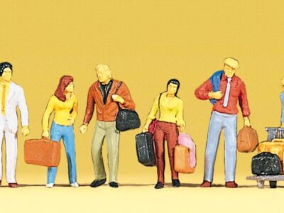 Preiser 10115 Walking Passengers HO Gauge Figures
