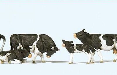 Preiser 10145 Black & White Cows HO Gauge Figures