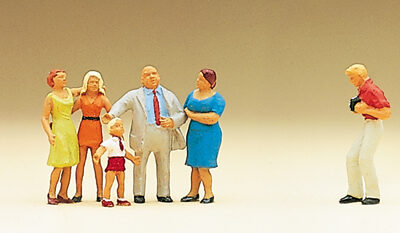 Preiser 10278 Family with Photographer HO Gauge Figures