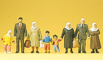 Preiser 10343 Passers By HO Gauge Figures