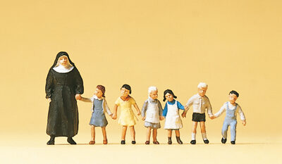 Preiser 10401 Nun & Children HO Gauge Figures