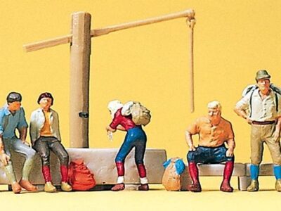 Preiser 10441 People Resting at the Village Fountain HO Gauge Figures