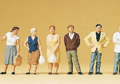 Preiser 10451 Passers-By Waiting HO Gauge Figures