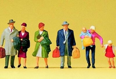 Preiser 10511 Walking Passengers HO Gauge Figures