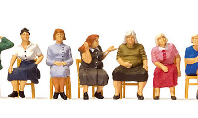 Preiser 10580 Seated Women Waiting HO Gauge Figures
