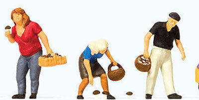 Preiser 10620 Mushroom Picking HO Gauge Figures