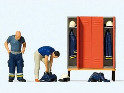 Preiser 10642 Firemen Preparing for Fire Run HO Gauge Figures