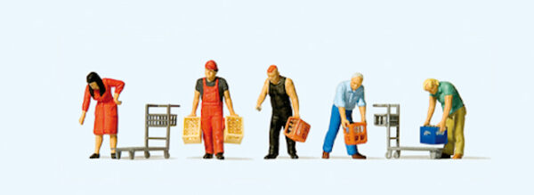 Preiser 10656 At the Drinks Cash & Carry with Accessories HO Gauge Figures