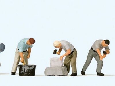 Preiser 10669 People Working on the Stone Wall HO Gauge Figures