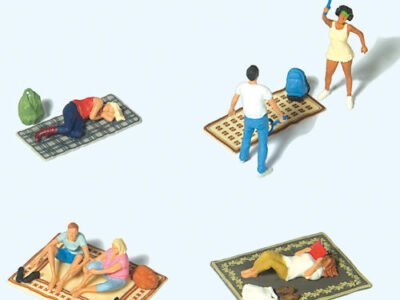 Preiser 10697 On the Lawn HO Gauge Figures