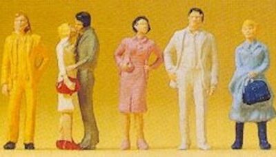 Preiser 14137 Passers-by HO Gauge Figures
