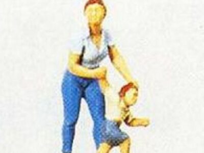Preiser 28023 Mother with Child HO Gauge Figures