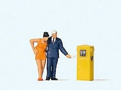 Preiser 28194 Couple at Mailbox HO Gauge Figures