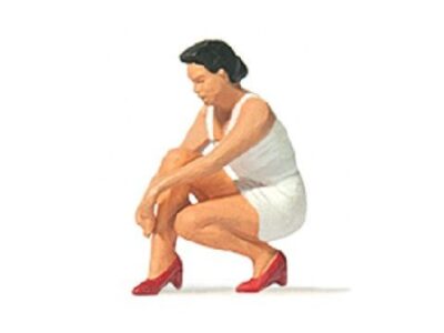 Preiser 28228 Woman Putting on her Shoes HO Gauge Figures