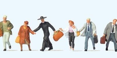 Preiser 73002 Hurrying Passengers OO Gauge Figures