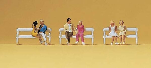 Preiser 79092 Seated Couples On Park Benches N Gauge Figures