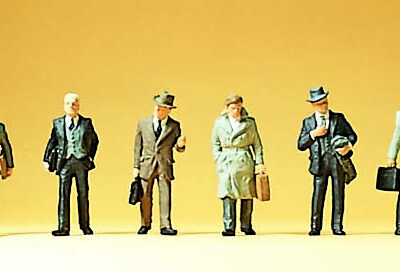 Preiser 79114 Businessmen with Coats N Gauge Figures