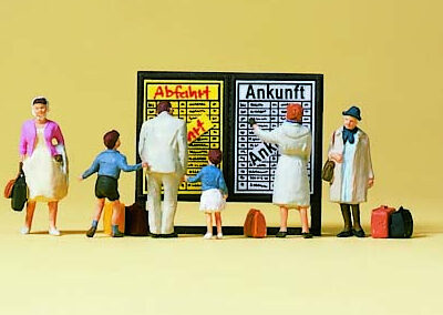 Preiser 79145 Passengers Studying Timetable N Gauge Figures
