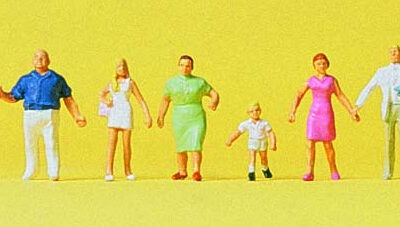 Preiser 79182 Family Walking N Gauge Figures