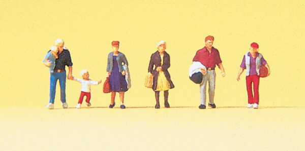 Preiser 79198 Walking Passengers N Gauge Figures
