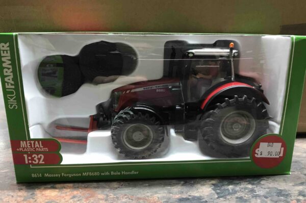 Siku 8614 Massey Ferguson Tractor 8680 with fork arm & 2 round balers 1/32 scale
