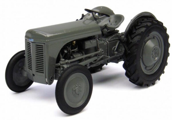 Universal Hobbies UH4189 Ferguson TEA 20 tractor (1949)
