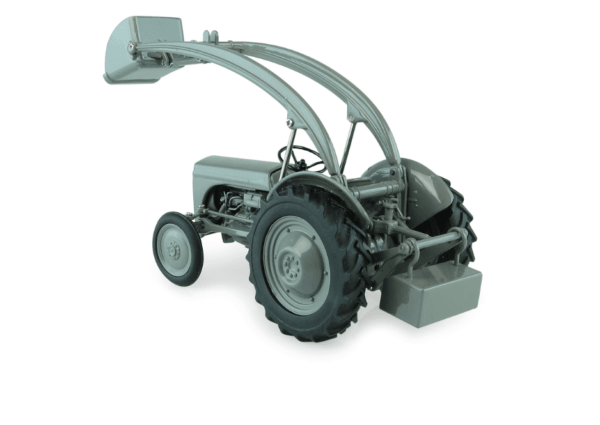 Universal Hobbies UH5247 Ferguson TEA 20 Tractor w/front loader - Image 2