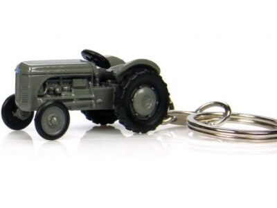 Universal Hobbies UH5565 Massey Ferguson TEA 20 Tractor Key Ring