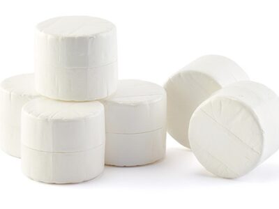 Wiking 077392 Round White Silage Bales.There are 6 items, each 35 mm in size 1/32 scale