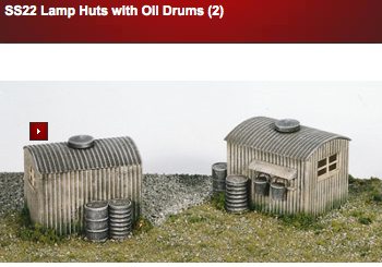 Wills SS22 Lamp Huts with Oil Drums (2) OO Scale