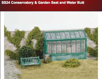 Wills SS24 Conservatory with Garden Seat & Water Butt OO Scale