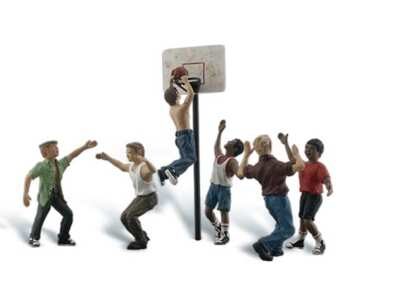 Woodland Scenics A2207 Shootin’ Hoops N Gauge Figures
