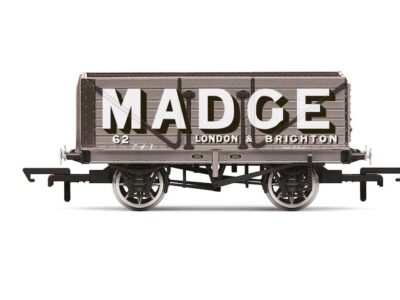 Hornby R6952 Madge 7 Plank Wagon, No. 62