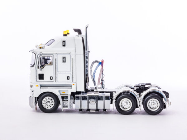Drake Collectibles Z01543 Kenworth K200 Truck - White/Black - 2.3 Cabin 2