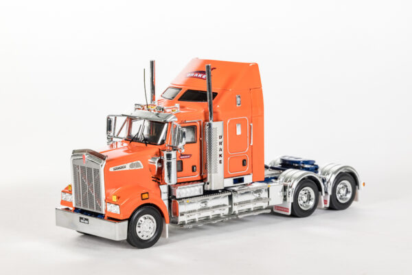 Drake Collectibles Z01560 Kenworth T909 Truck - Drake Orange / Blue - Aero Kit 1