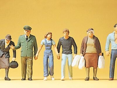 Preiser 10378 Passers-by with Policeman HO Gauge Figures