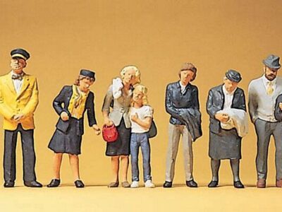 Preiser 10382 Passengers and Stewards HO Gauge Figures