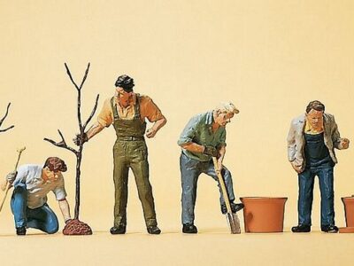 Preiser 10466 Men Planting Trees HO Gauge Figures