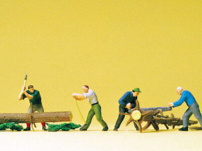 Preiser 10495 Lumberjacks with logs HO Gauge Figures