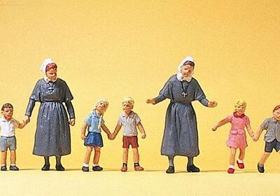 Preiser 10533 Protestant Sisters with children HO Gauge Figures