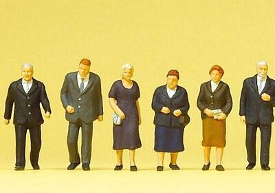 Preiser 10559 Churchgoers HO Gauge Figures